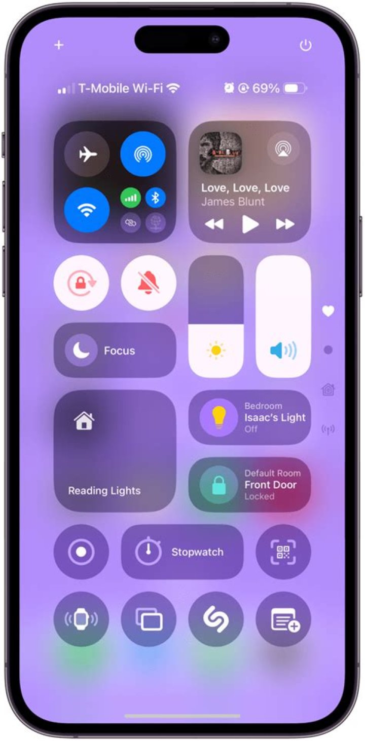 How do I move icons on my iPhone 6s?