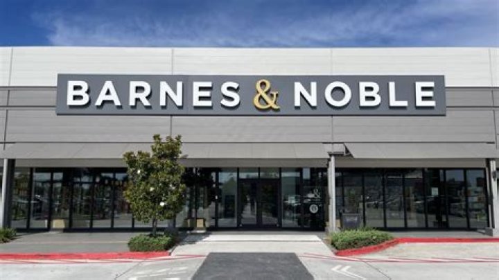 How many stores does Barnes & Noble have?