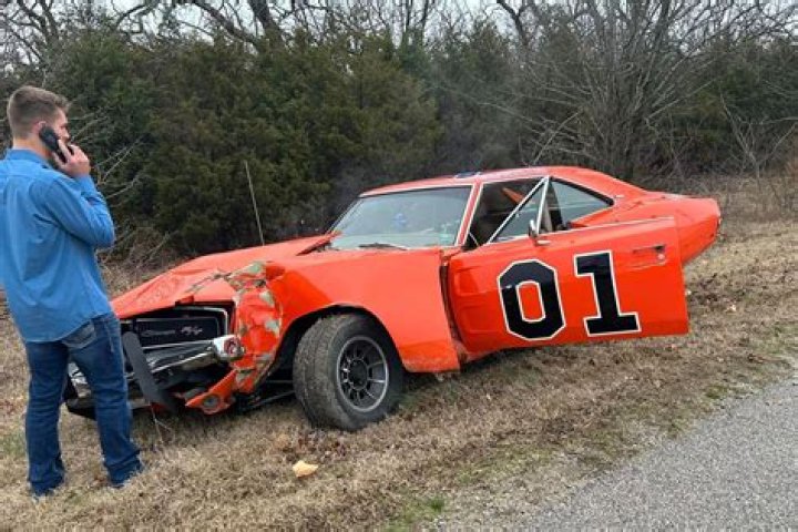 Why does Bo always drive the General Lee?